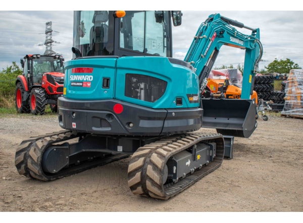 Midiexcavator SUNWARD SWE 60 UF DISPONIBIL INCHIRIERE  de vanzare